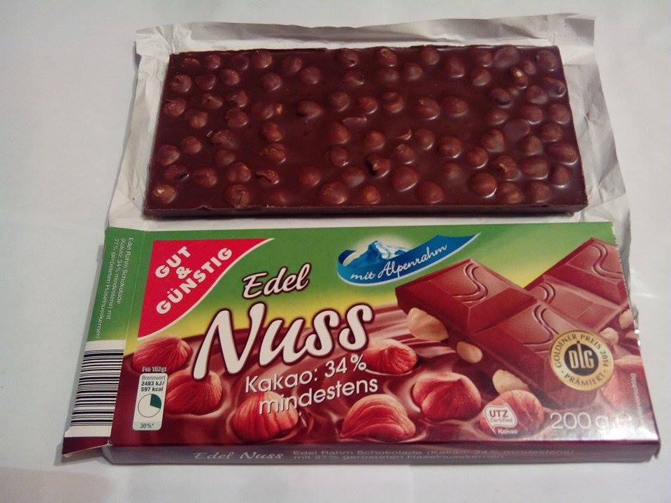 Немецкий шоколад Edeka Edel Nuss с целыми лесными орехами, 200г